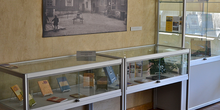 Estonians Abroad exhibit