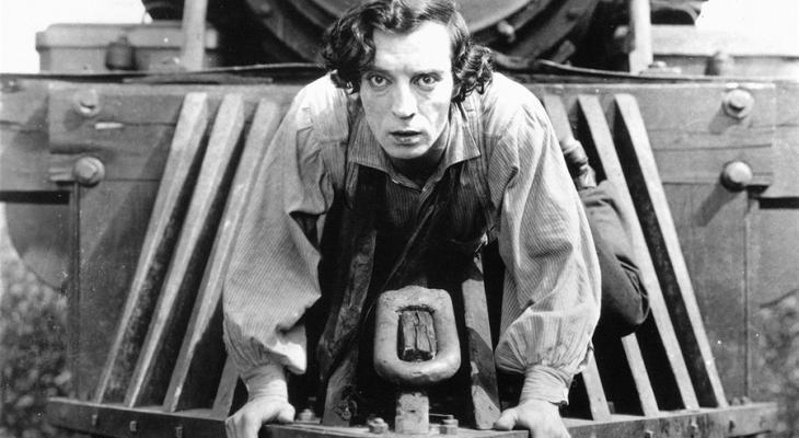Buster Keaton in The General in front of a train