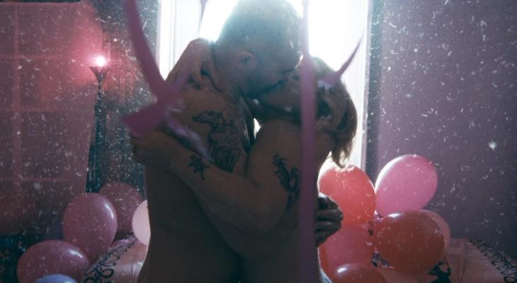 Bloom Up: A Swinger Couple Story