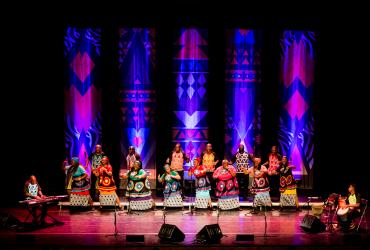  Soweto Gospel Choir: Peace