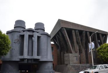 Frank Gehyr's Binoculars Building