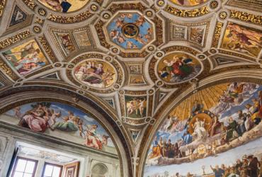 highly decorated vaulted ceiling of a renaissance chapel
