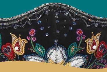 Cloth face mask with floral design