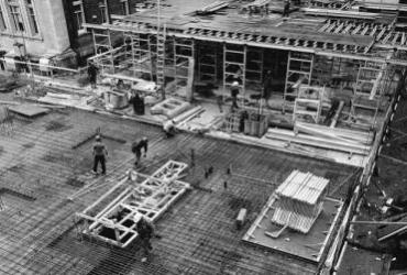 Photo of Gardiner Museum 1984 construction